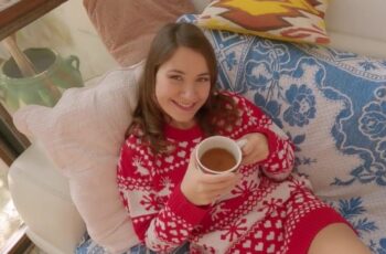 Rus Güzel Kız Kış Evinde Sevgilisiyle Soba Başında Romantik Sikiş